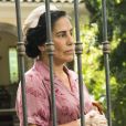 No fim da novela 'Éramos Seis', Lola (Gloria Pires) vai morar em um asilo após não se adaptar à vida na casa de Julinho (André Luiz Frambach) e Isabel (Giullia Buscacio)