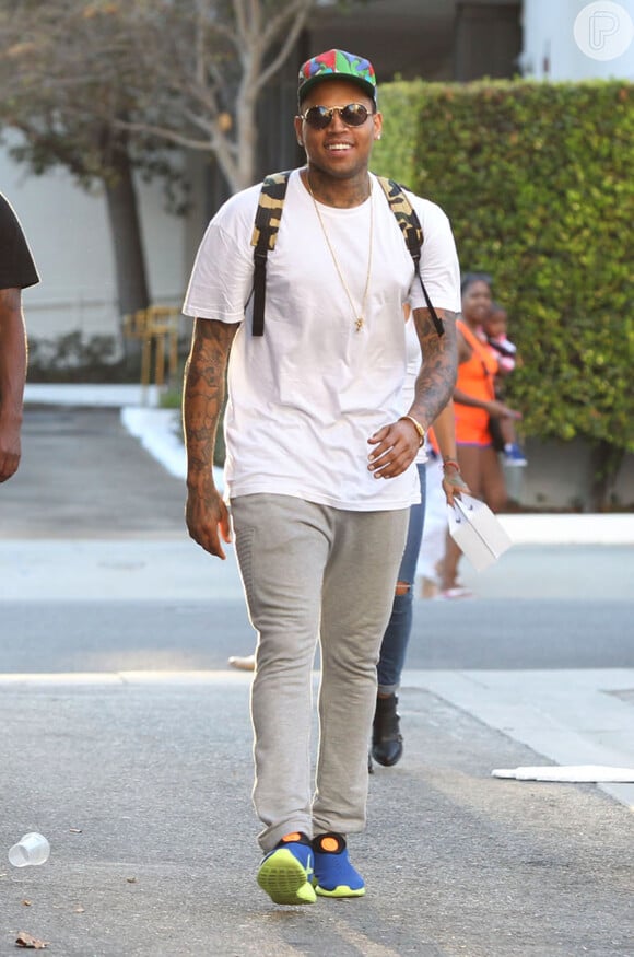 Chris Brown está em liberdade condicional