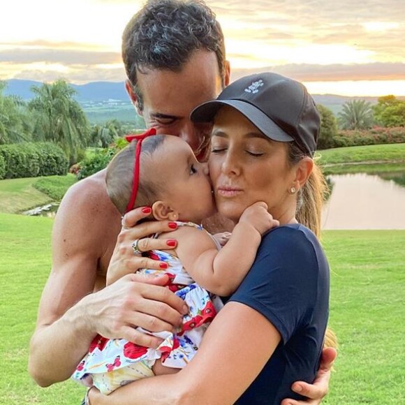 Filha mais nova de Ticiane Pinheiro esbanja fofura em foto