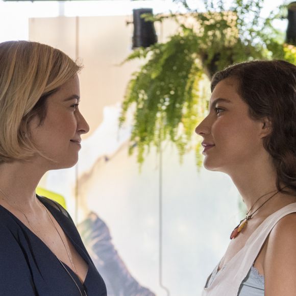 Novela 'Malhação: Toda Forma de Amar': com ajuda de Marco (Julio Machado), Rita (Alanis Guillen) é encontrada e chega a acordo com Lígia (Paloma Duarte) sobre a filha
