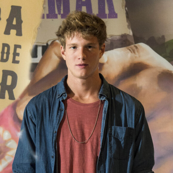 Reta final da novela 'Malhação - Toda Forma de Amar': sumiço de Rita (Alanis Guillen) faz Filipe (Pedro Novaes) brigar com os amigos e acusar os colegas de esquecerem a garota