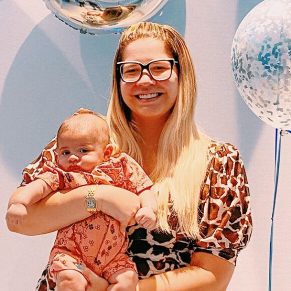 Marília Mendonça derrete seguidores com pose do filho, Leo, em foto, em 22 de março de 2020