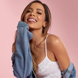 Anitta confirma namoro com Gabriel David