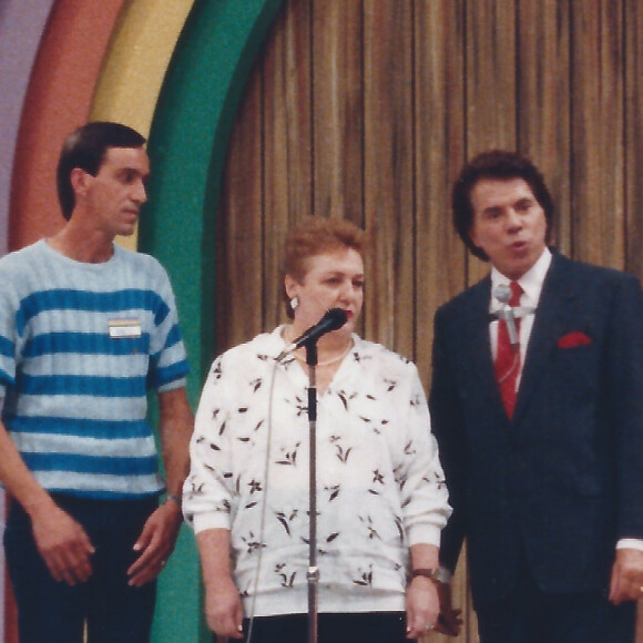Rebeca Abravanel pode assumir a nova versão do programa 'Porta da Esperança', apresentado pelo seu pai, Silvio Santos, entre 1984 e 1996