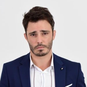 Novela 'Amor Sem Igual', Tobias (Thiago Rodrigues) conta a Beto (Pedro Nercessian) que o pai, Ramiro (Juan Alba), sequestrou Peppe (Matheus Costa), para pegar seu rim no capítulo de terça-feira, 14 de abril de 2020