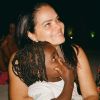 Mãe de Bruna Marquezine, Neide apareceu renovando o visual da filha em um vídeo do Instagram Stories