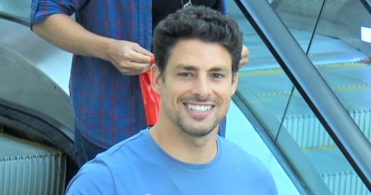 Alinne Moraes e Cauã Reymond farão par romântico na novela 'Em Seu Lugar' Purepeople