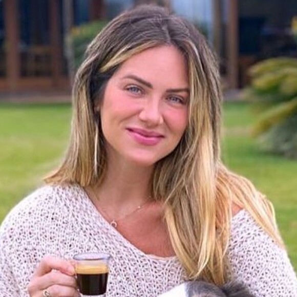 Bruno Gagliasso exibe foto de Giovanna Ewbank de biquíni e encanta Bruna Marquezine
