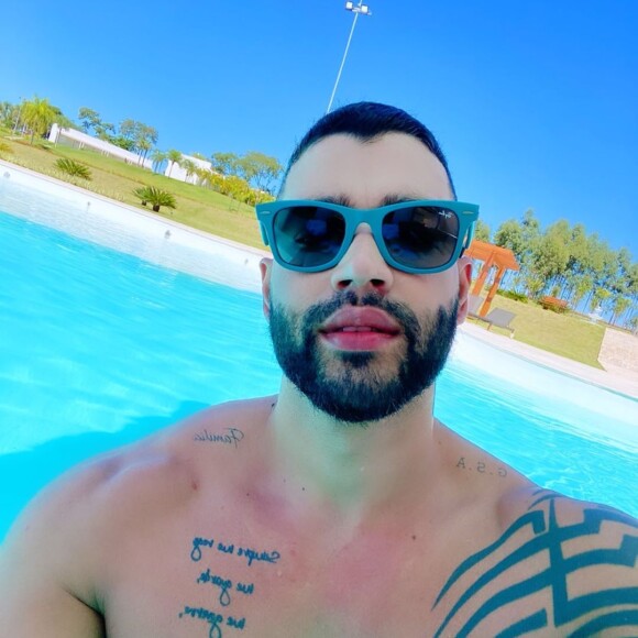 Gusttavo Lima impressiona por tamanho de piscina de mansão