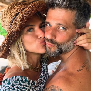 Bruno Gagliasso quer comprar camisa do Flamengo para filho com Giovanna Ewbank