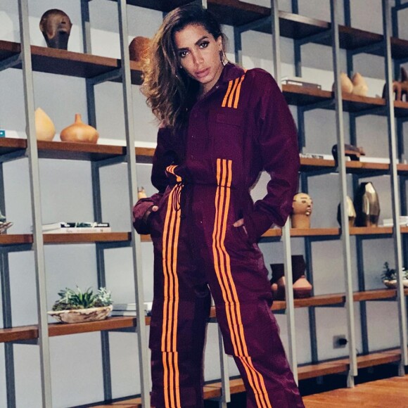 Anitta fez live em sua casa: 'Nesses momentos da quarentena o que tem me ajudado muito é rezar, ficar comigo mesma'