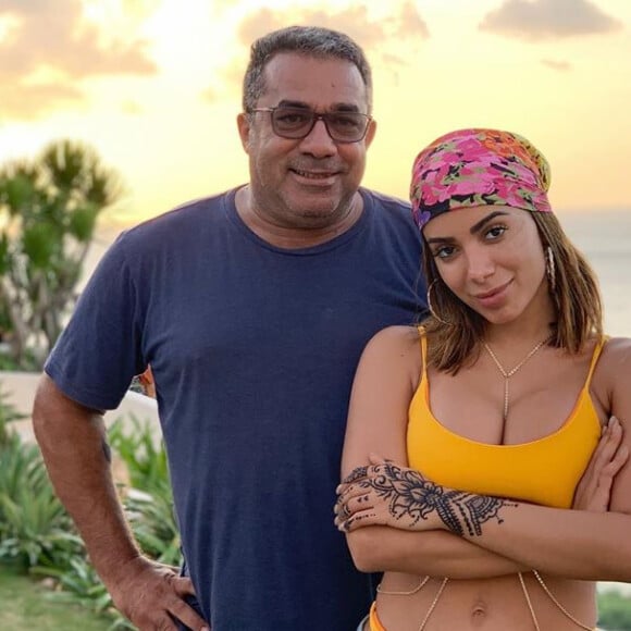 Anitta e mais famosos têm curiosidades reveladas pelos pais. Saiba mais em matéria nesta sexta-feira, dia 08 de maio de 2020