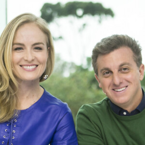 Luciano Huck também fez um post em homenagem à mulher, Angélica