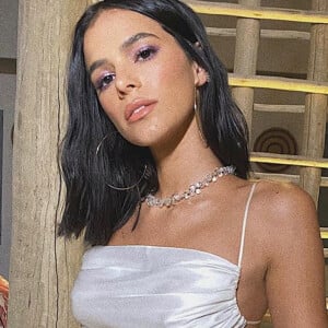 Bruna Marquezine adere à transição capilar: 'Nunca mais vou fazer nada'