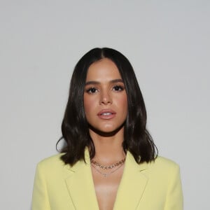 Bruna Marquezine contou ter começado a fazer meditação na quarentena