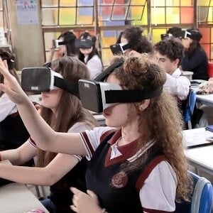 Na novela 'As Aventuras de Poliana', as crianças da escola passam a ter aulas virtuais a partir do capítulo de segunda-feira, 25 de maio de 2020