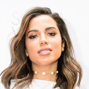 Anitta se pronunciou sobre polêmicas envolvendo a mãe nesta quarta-feira, 20 de maio de 2020