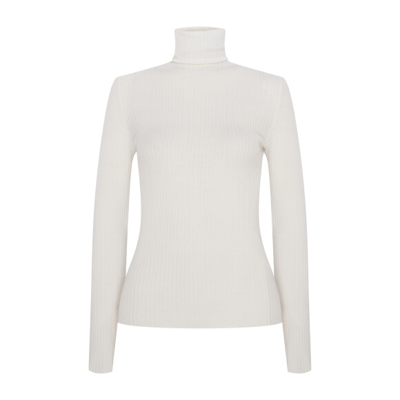 Com gola alta e manga, a blusa branca (R$ 69,99) faz parte da coleção de Manu Gavassi para C&A