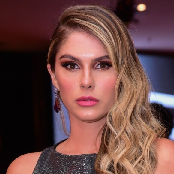 Bárbara Evans remove pintas do corpo para biópsia: 'Ver se é preocupante'