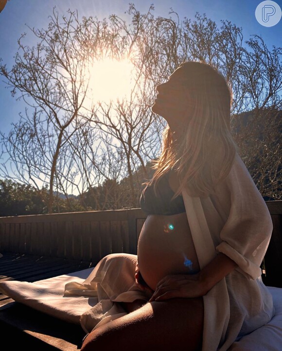 Giovanna Ewbank mostra gravidez em foto