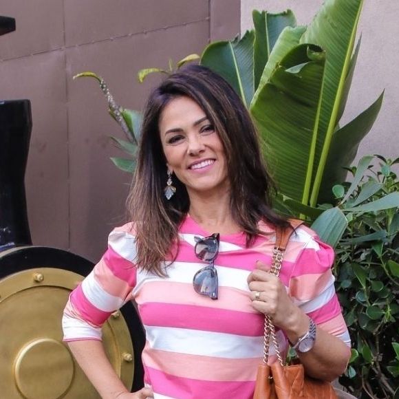 Suzana Alves tem mostrado o visual grisalho na web