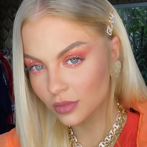 Luísa Sonza rebate críticas e aponta machismo após lançamento de música