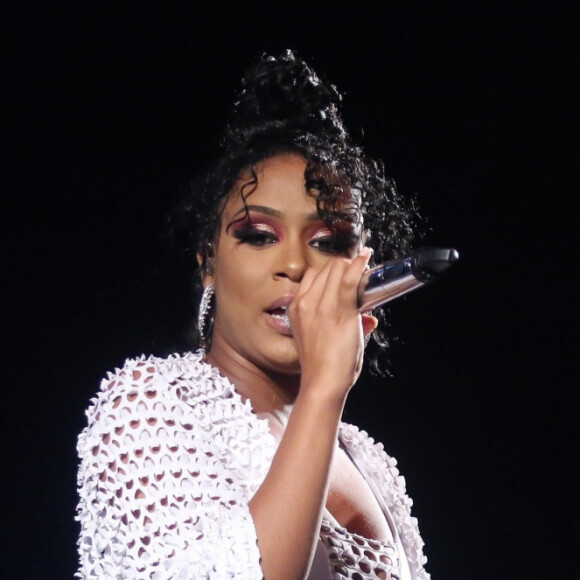 MC Rebecca mostrou resultado de operação no nariz em vídeo