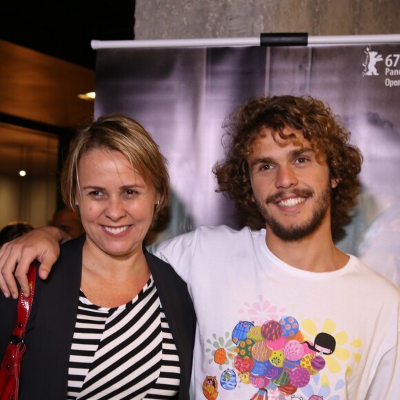 Pedro Bial e Giulia Gam são pais de Theo