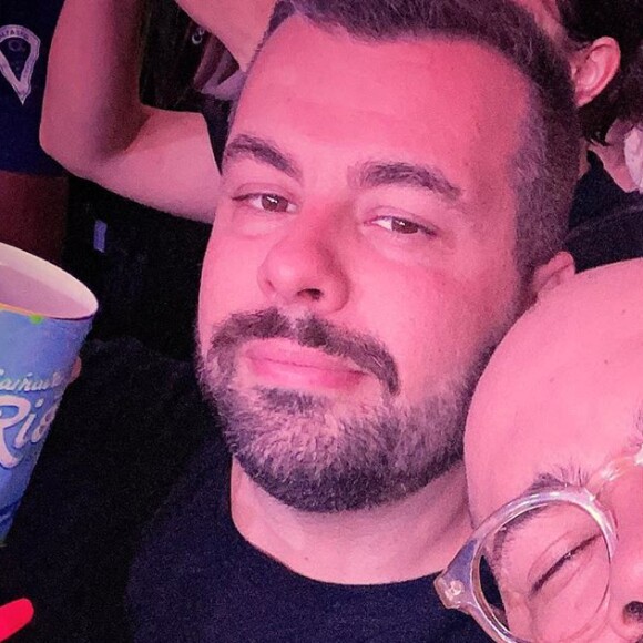 Tiago Abravanel adiou casamento com produtor visual Fernando Poli por conta da covid-19