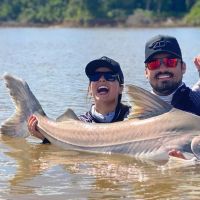 Fernando Zor propõe desafio à namorada, Maiara, após pescar peixe gigante. Veja!