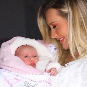 Vicky é a quarta filha de Roberto Justus, também pai de Rafaella, Fabiana, Luisa e Ricardo