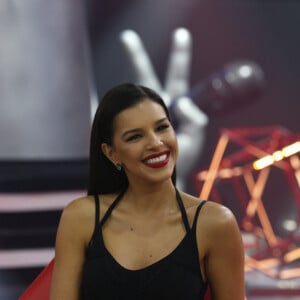 Mariana Rios revelou sua gestação no início deste mês