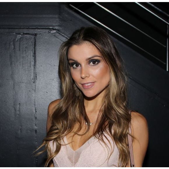 Flavia Viana afirmou ter se sentido constrangida com pergunta de Bruno, dupla de Marrone, sobre sua gravidez em live