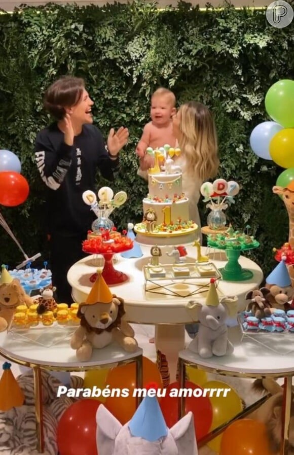 Gabi Brandt faz festa com tema 'selva' para festejar 1 ano do filho