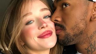 Nego do Borel ganha carinho da namorada após acidente de moto: 'Ao seu lado'