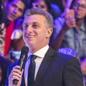 Luciano Huck está cercado de cuidados na retomada das gravações do 'Caldeirão'