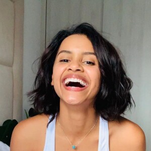 Ex-BBB Gleici Damasceno deixou o cabelo crescer sem química