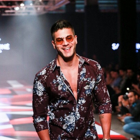 Arthur Aguiar não pensa em novo relacionamento no momento: 'Eu não me relacionaria comigo. Eu não confiaria em mim. Se fosse o contrário. Não me relacionaria porque eu ia viver o inferno'