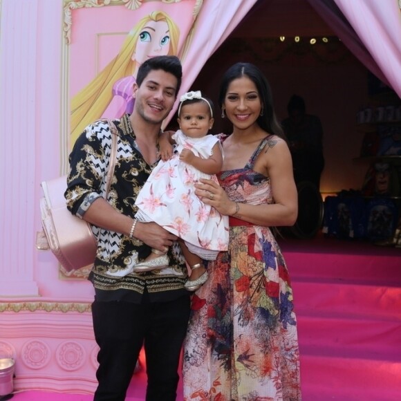 Arthur Aguiar gravou vídeo para relatar polêmica à filha, Sophia: 'Porque, querendo ou não, o que eu fiz mudou o curso da história dela'