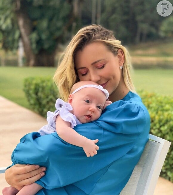 Ana Paula Siebert deu à luz Vicky em 17 de maio de 2020