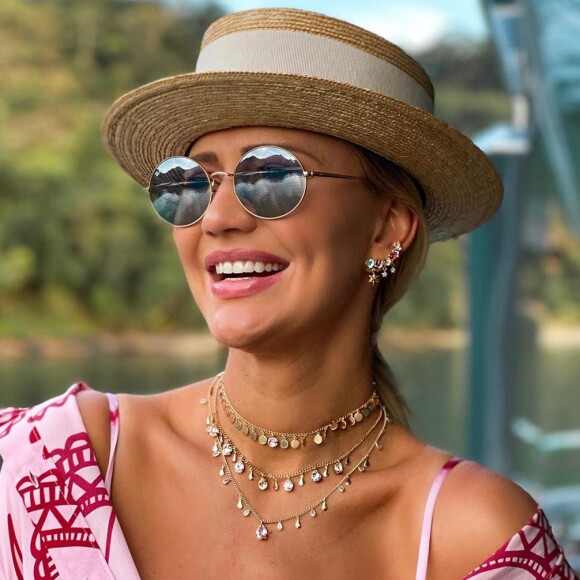 Ana Paula Siebert curte viagem com família em Paraty, no Rio de Janeiro