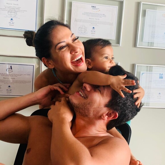 Mayra Cardi e Arthur Aguiar são pais de Sophia