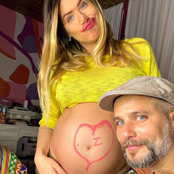 'Hoje sou um homem ainda mais apaixonado pela mulher da minha vida. E amanhã, certamente, estarei ainda mais. Eu te amo', diz Bruno Gagliasso à Giovanna Ewbank