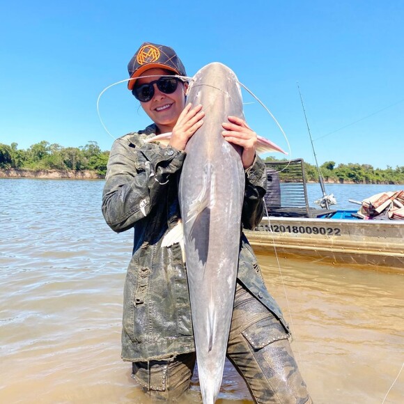 Maraisa se diverte com namorado após reconciliação