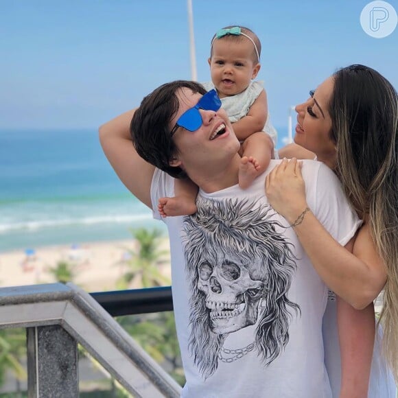 Filho de Mayra Cardi participa do programa de emagrecimento da mãe