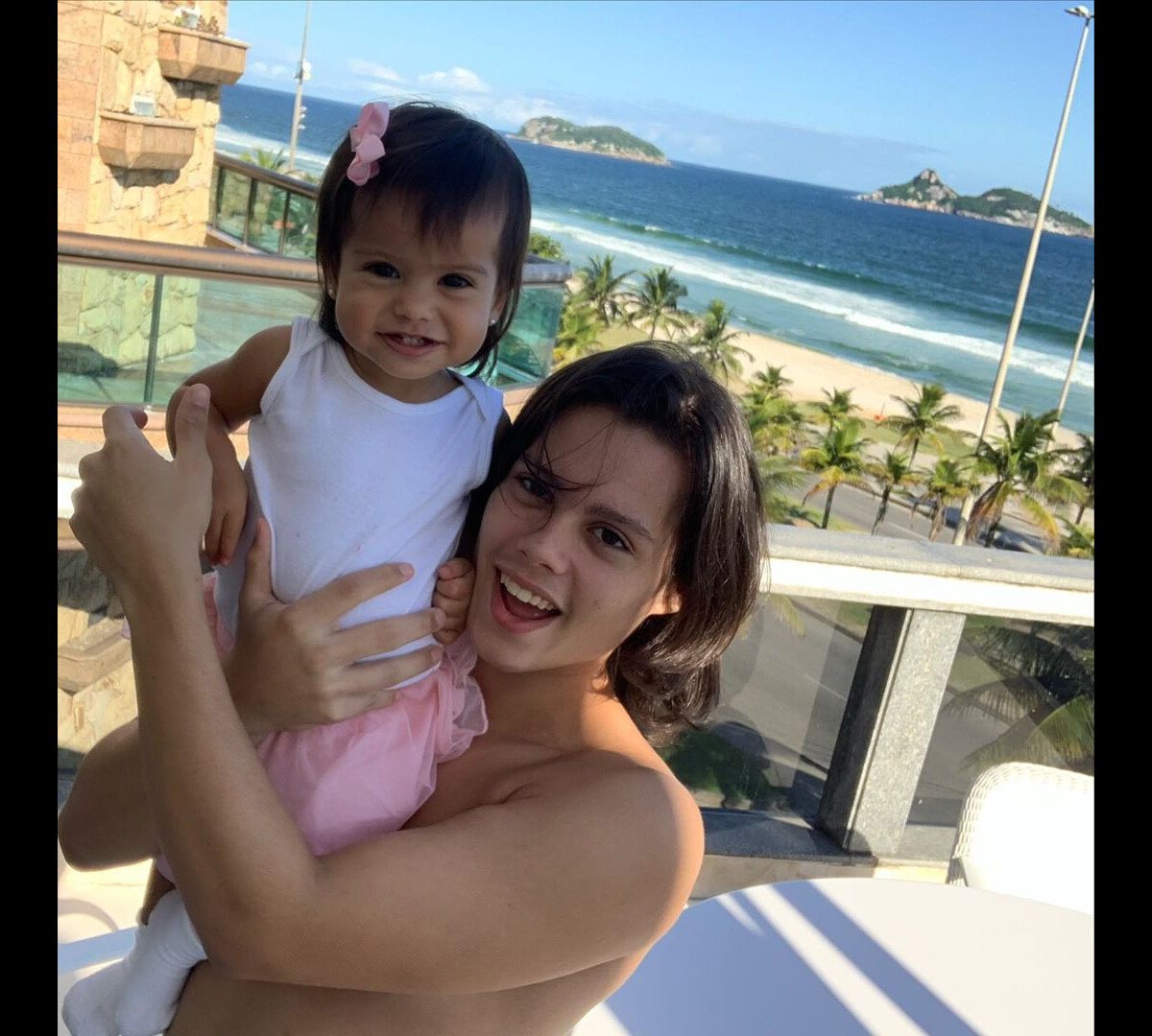 Foto Filho De Mayra Cardi Exibe Novo Visual Em Foto Com A Irm Purepeople