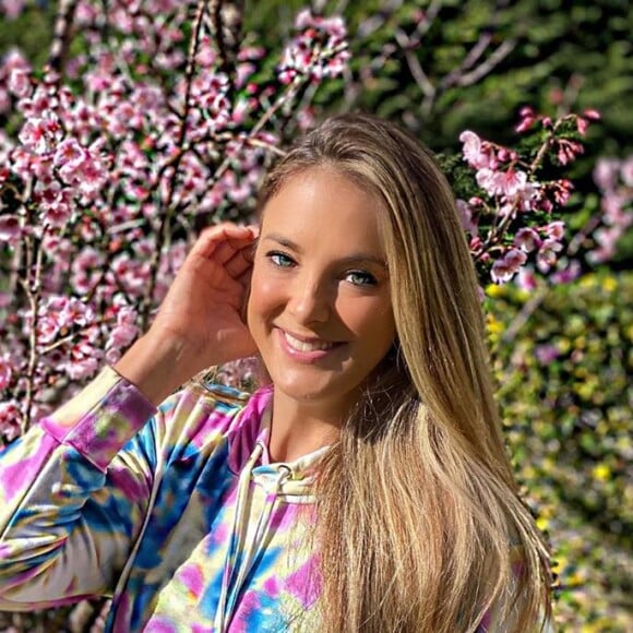 Ticiane Pinheiro aposta em look tie-dye