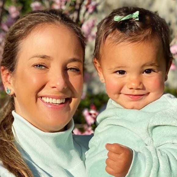 Ticiane Pinheiro combina look com a filha, Manuella, em 19 de julho de 2020