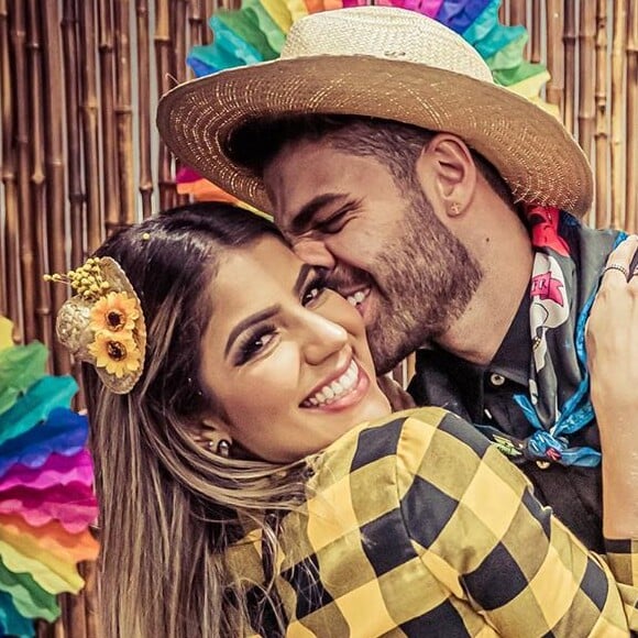 Hariany Almeida e DJ Netto tornaram namoro oficial e público no Dia dos Namorados, em junho de 2020