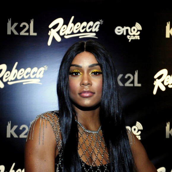 MC Rebecca fez alectomia e diminuiu as asas nasais em cirurgia estética